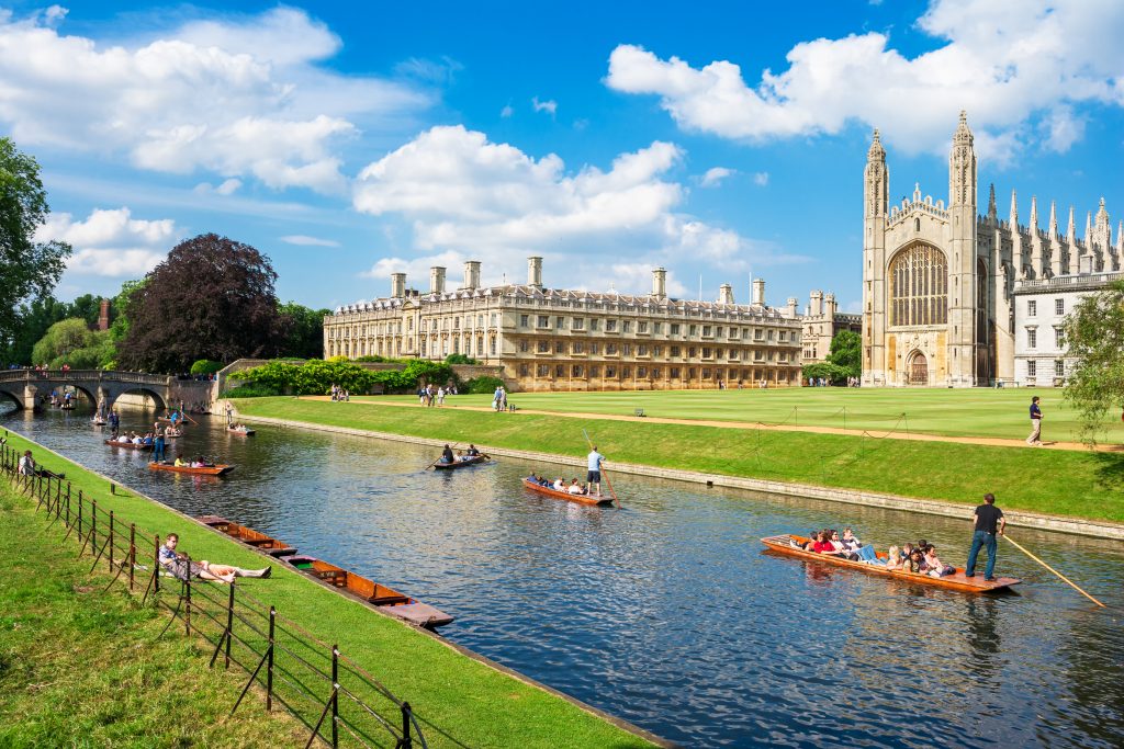How to Write a UCAS Personal Statement That Stands Out in 2025